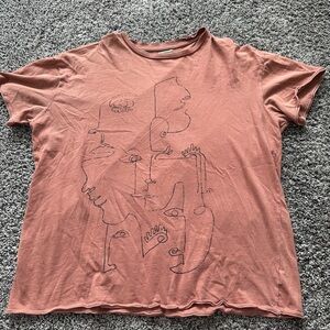 One line sketch graphic tee